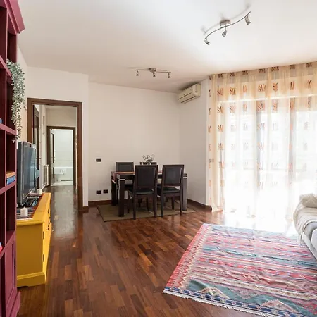 Apartment Comodo - Vicino Fiera Di Roma E Stazione Per L'aeroporto Fiumicino
